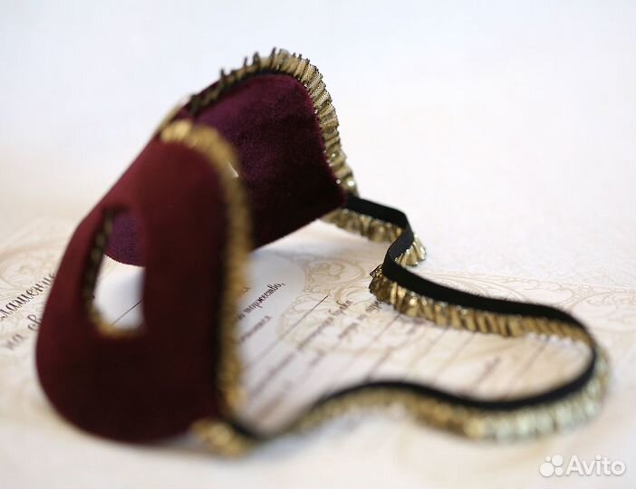 Карнавальная маска из бархата (черная и бордовая)