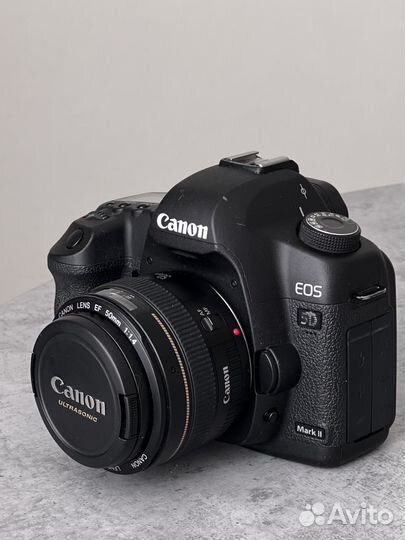 Canon eos 5D mark ii + Canon EF 50mm 1.4