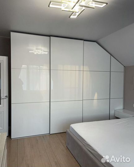 Шкаф купе угловой