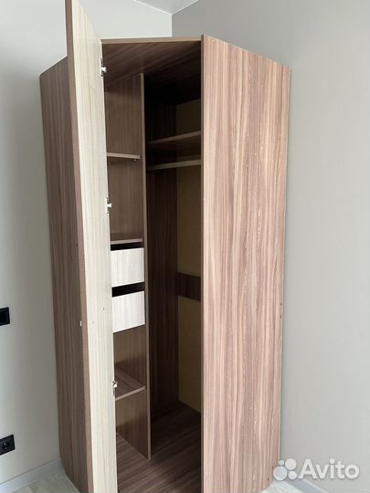 Угловой шкаф