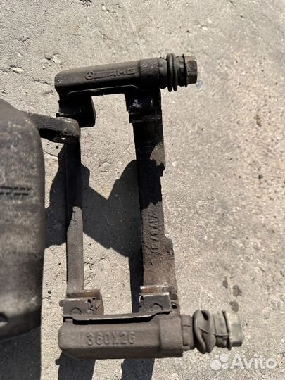 Суппорт задний левый и правый Mercedes W222