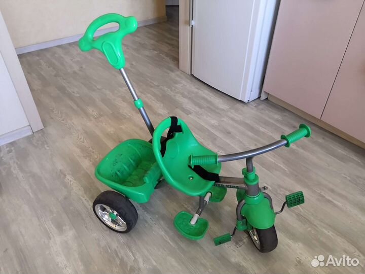 Детский велосипед трехколесный с ручкой