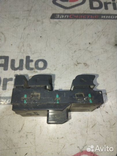 Блок управления стеклоподъемниками Chevrolet Cruze