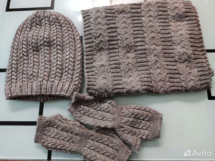 Комплект шапка и снуд женский