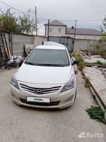 Hyundai Solaris 1.4 МТ, 2015, битый, 135 000 км