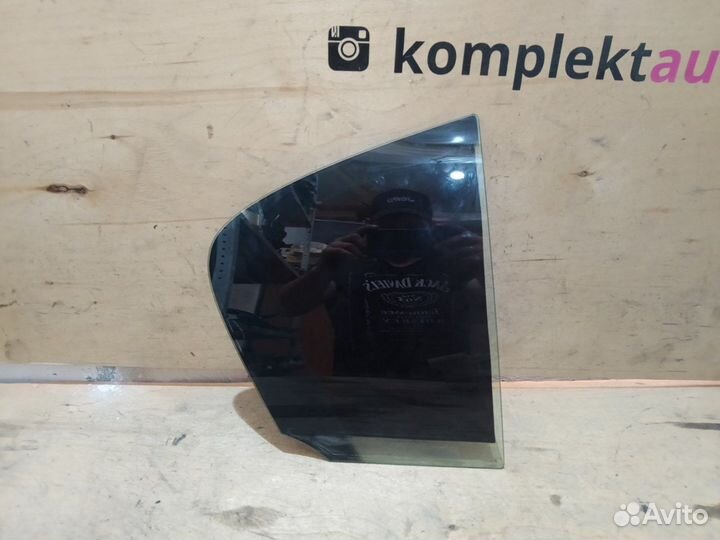 Форточка двери прав. зад. Volkswagen Passat