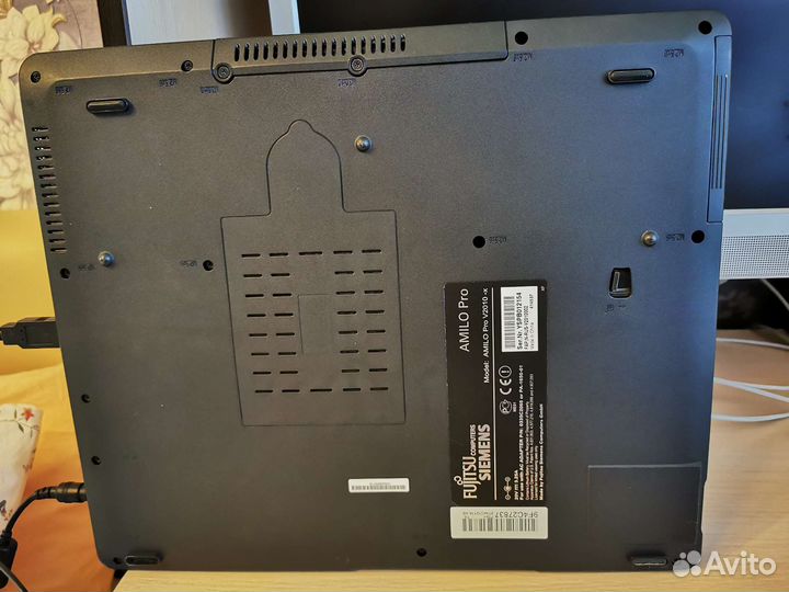 Ноутбук fujitsu siemens Amilo Pro V2010