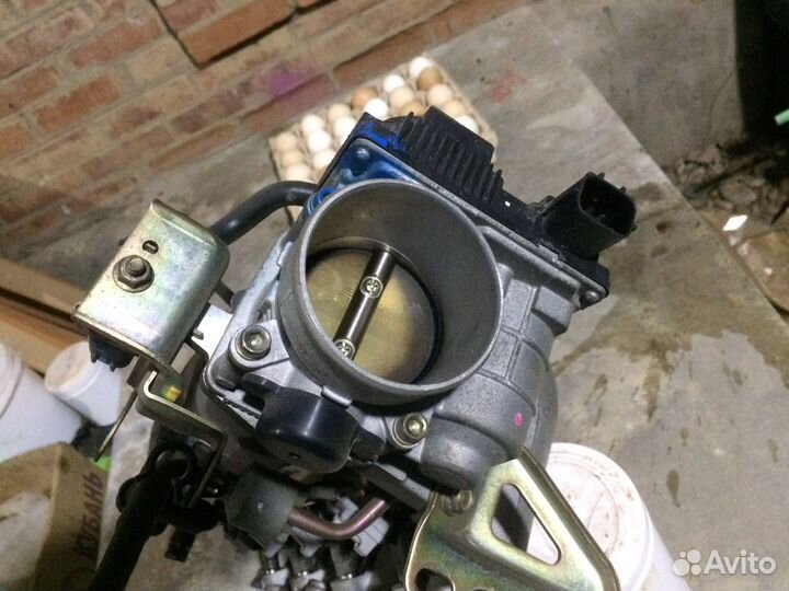 Дроссельная заслонка в сборе с коллектором