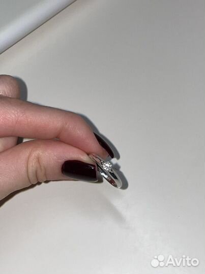 Кольцо белое золото с бриллиантом, 15 размер