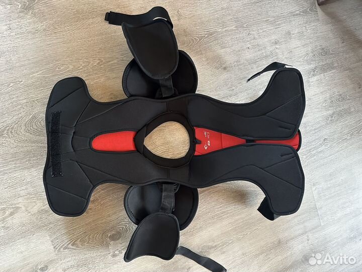 Нагрудник хоккейный sr m/m