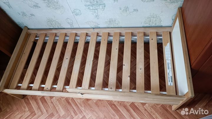 Детская кровать с матрасом. 165/75