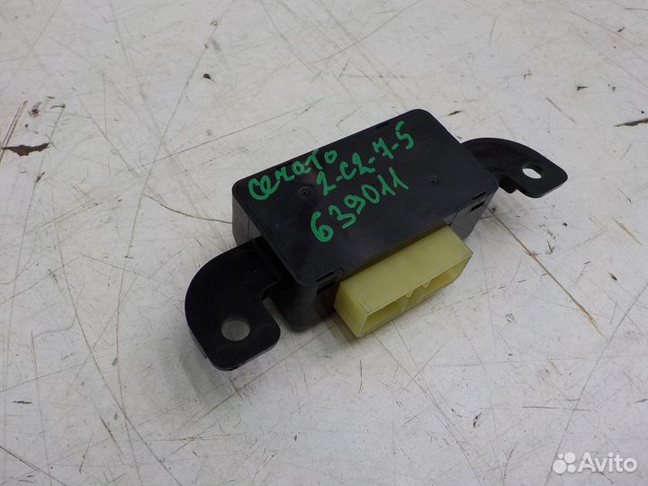 Блок управления зеркалами Kia Cerato 2004-2008