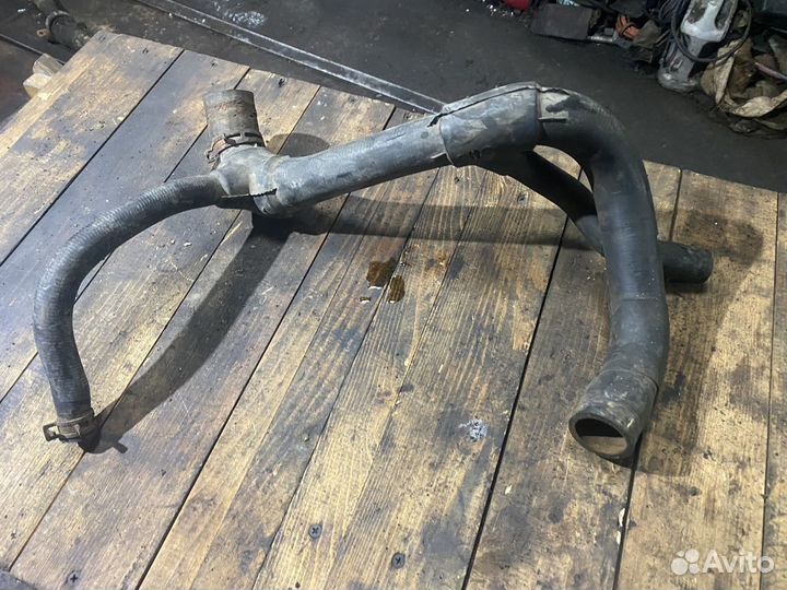 Патрубок охлаждения Ford Mondeo II