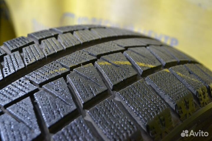 Bridgestone Blizzak Revo GZ 215/45 R17