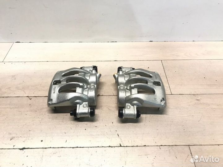 Тормозной суппорт передний Mercedes Sprinter W906