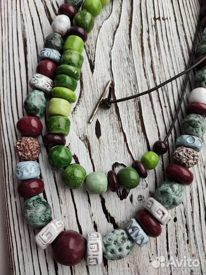 Керамические бусы ручной работы