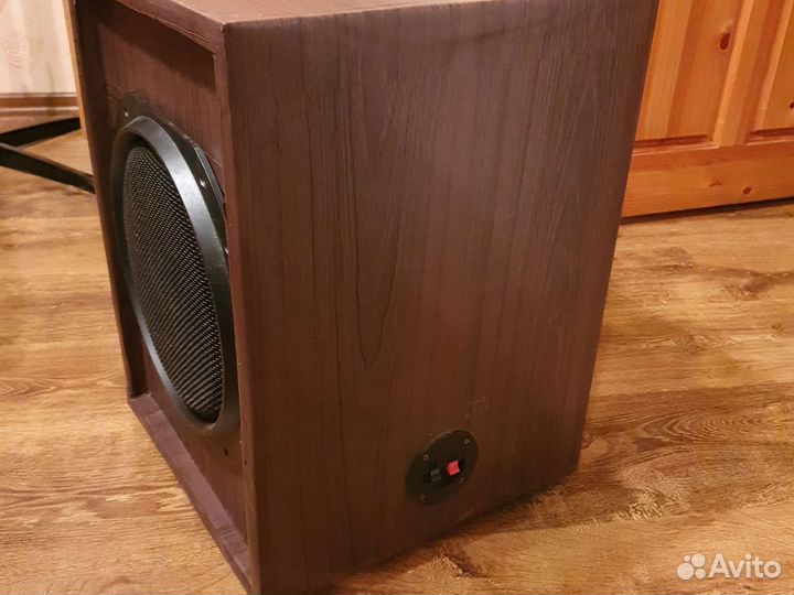 Сабуфер-колонка