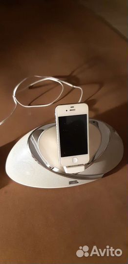Колонка jbl on beat с айфоном 4s