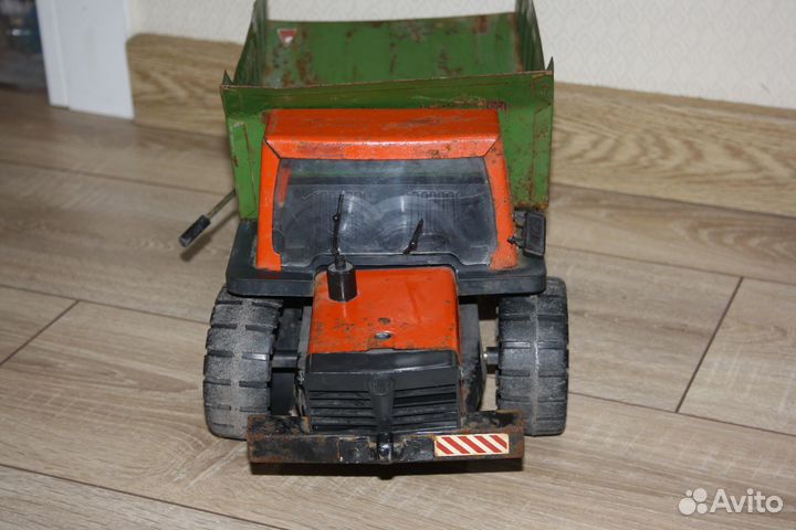 Игрушка СССР, машина, жесть, самосвал бмз. Оригина