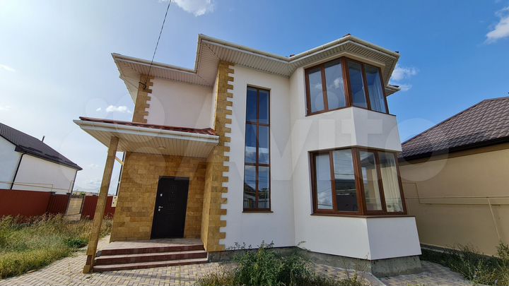 Дом 202 м² на участке 5 сот.