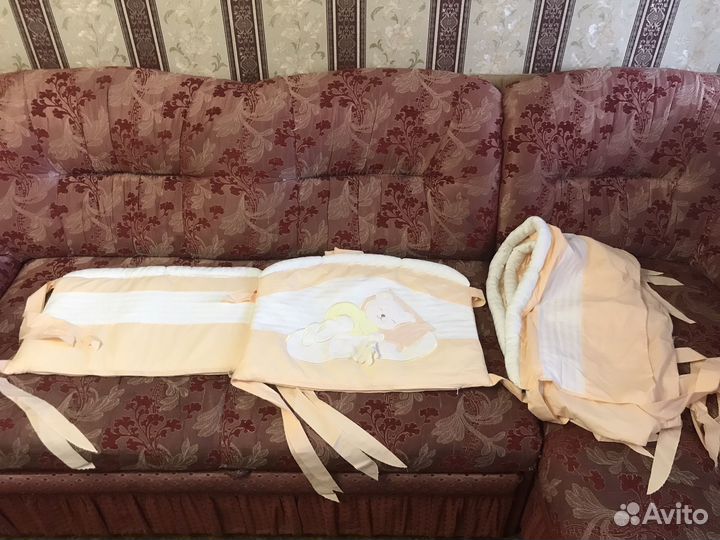 Бампер в детскую кроватку