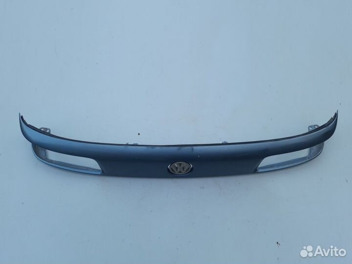 Решетка радиатора Volkswagen Passat B3