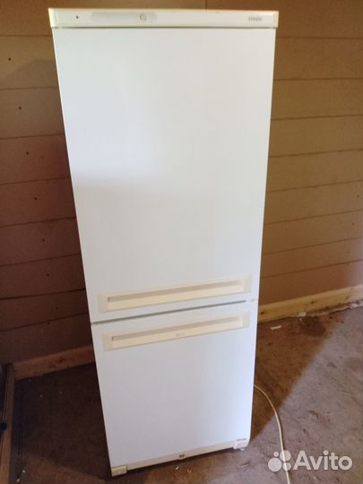 Холодильник stinol