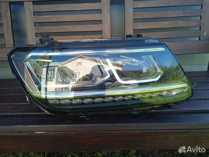 Фара передняя правая VW Tiguan 2