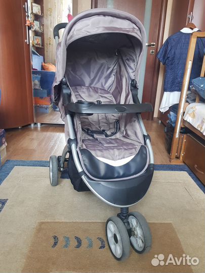 Детская прогулочная коляска