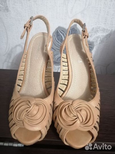 Босоножки женские 37 размер