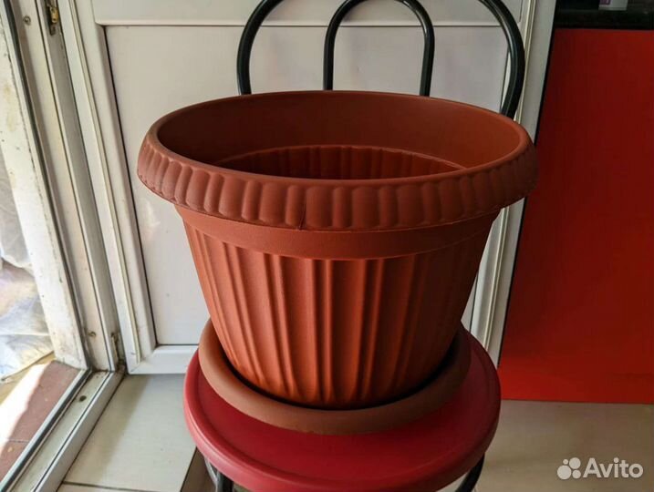 Кашпо горшок для цветов