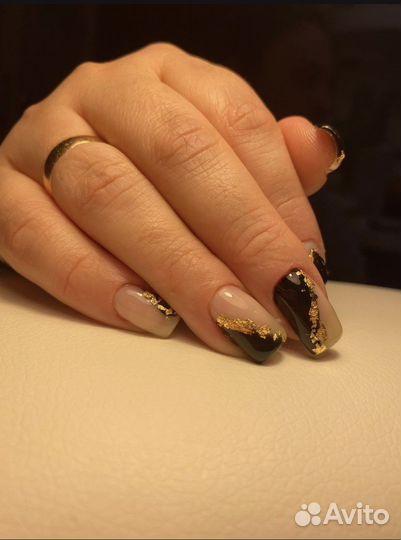 Модель на маникюр