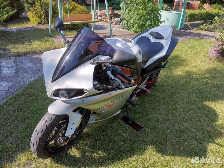 Yamaha R1