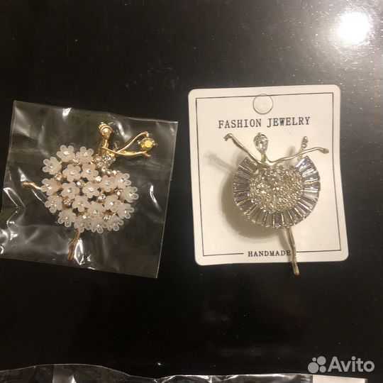 Броши «Балерина». Значки разные