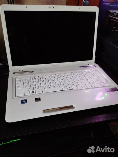 Ноутбук Toshiba satellite l775-a1w