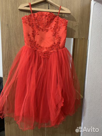 Платье нарядное