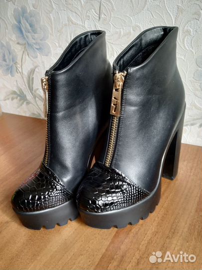 Ботинки женские