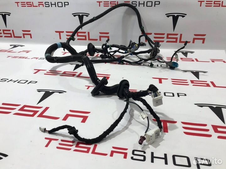 Электропроводка двери Tesla Model S 2013