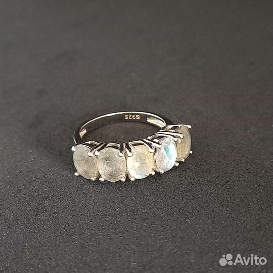 Серебряное кольцо с природными камнями