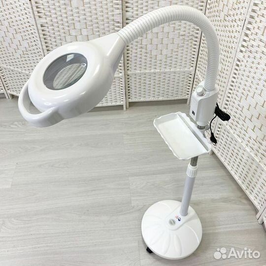 Лампа-лупа косметологическая с регулировкой света