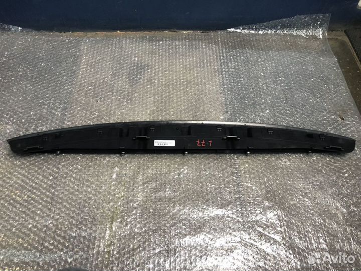 Решетка вентиляционная задняя BMW 550i F10 N63