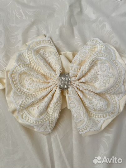 Уголок и бант на выписку