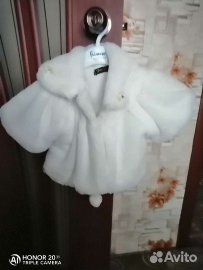 Шубка и красивое платье для девочки на выпускной