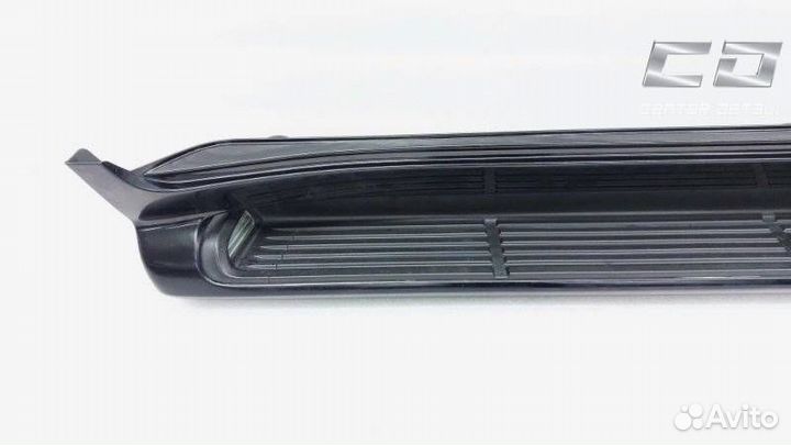 Подножка правая Toyota Land Cruiser J70 3-й рест