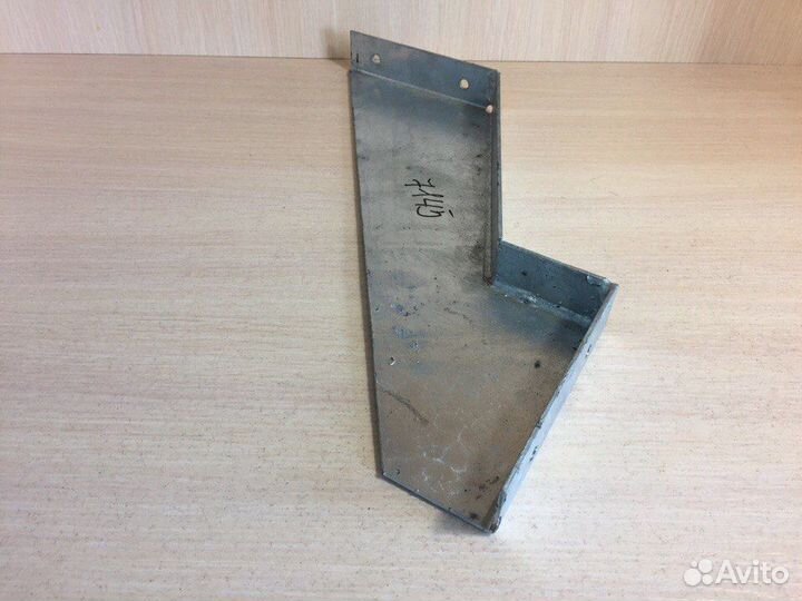 Кронштейн крепления крыла прицепа двухосного, сре