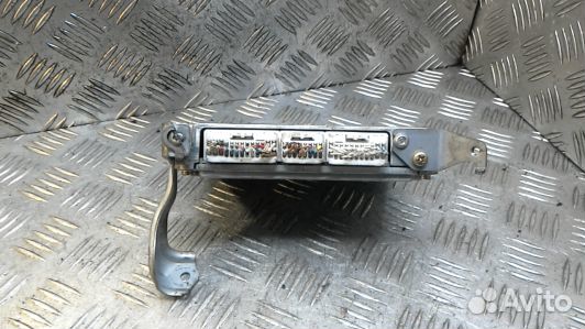 Блок управления двигателем toyota RAV 4 ZCA2 (91Z1