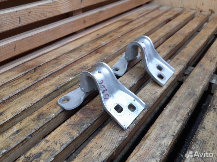 Петля крышки багажника Opel Astra J 2012 13275575