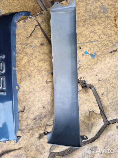 Планка/ресничка задних фар Тойота Карина