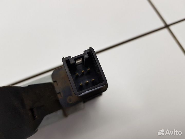 Моторчик стеклоподъемника задний правый