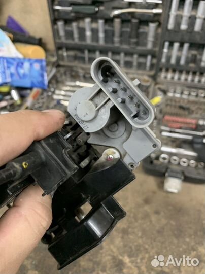 Замок двери передний правый Fiat Albea